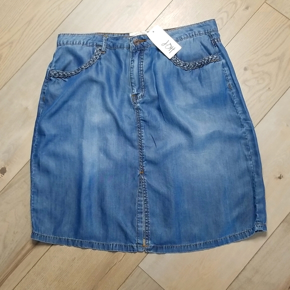 LOFT Dresses & Skirts - Loft Women's Jean Skirt in Tencel. Braided edged pockets. NWT